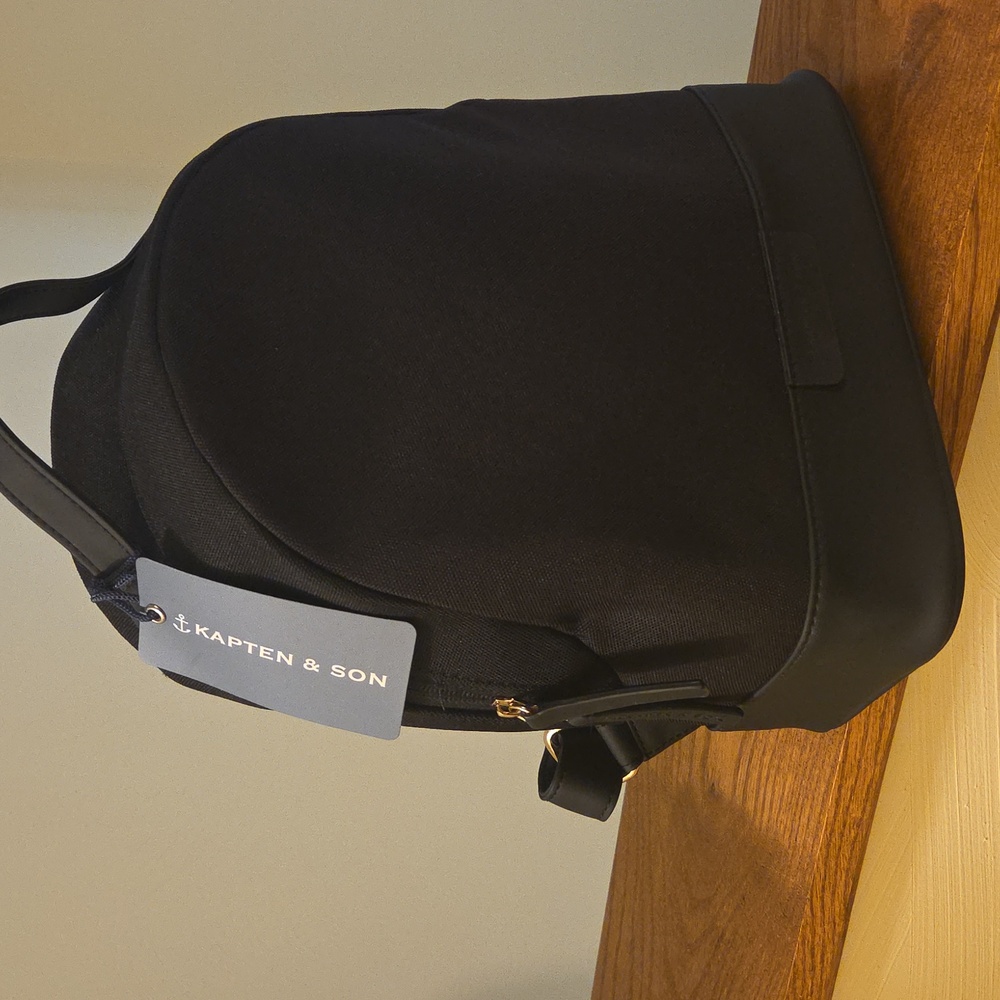Unisex Kapten & Son Alesund Rucksack Mini Backpack Vegan Leather Black NEW